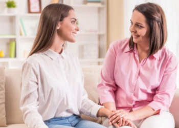 الصحة النفسية للمراهقات: كيف يمكن للوالدين المساعدة؟