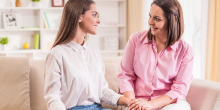 الصحة النفسية للمراهقات: كيف يمكن للوالدين المساعدة؟