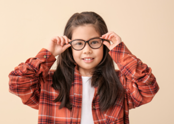 Troubles Visuels en Hausse : 1 Enfant sur 3 Touché, 40% Prévu d’ici 2050