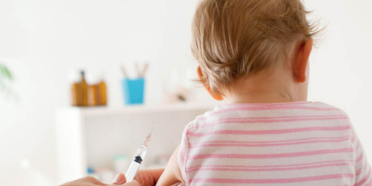 Rougeole : les écoles vérifient les carnets de santé des élèves pour contrôler la vaccination